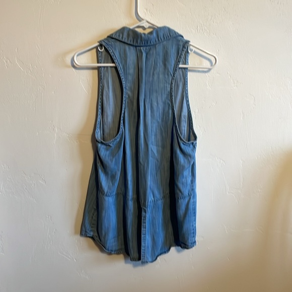 Cloth & Stone denim sleeveless shirt - Picture 5 of 6